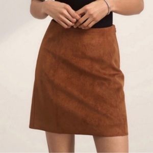 Aritzia - Babaton - Modern Suede Mini Skirt, Size: 6